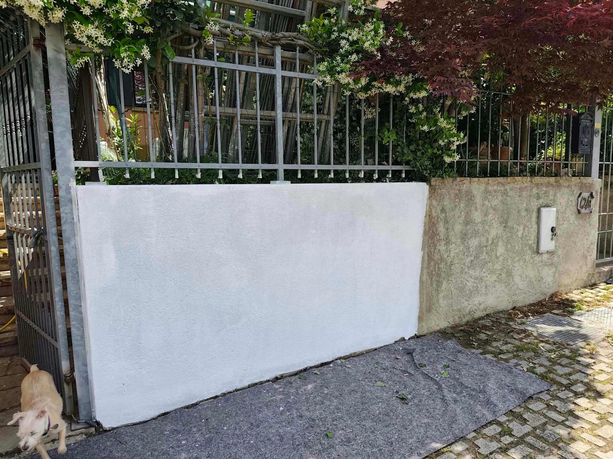 Finitura di un muretto